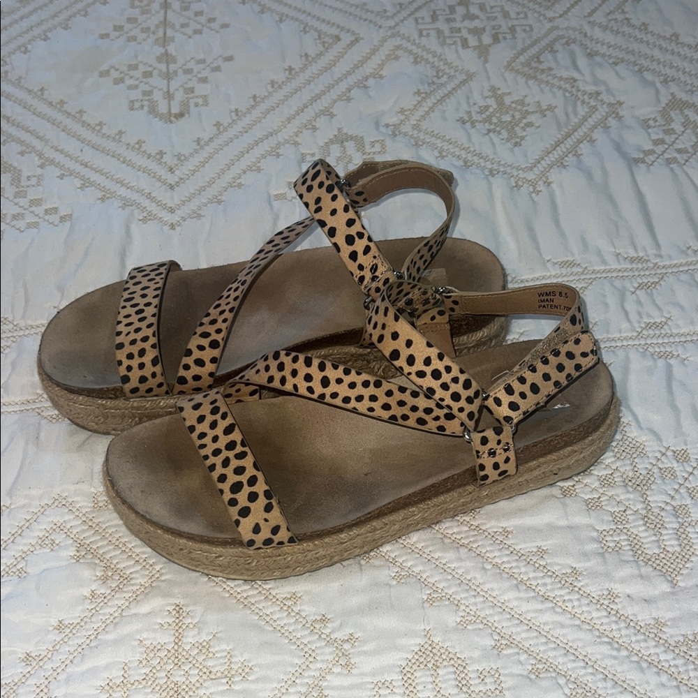DV by Dolce Vita Tan and Black Sandals